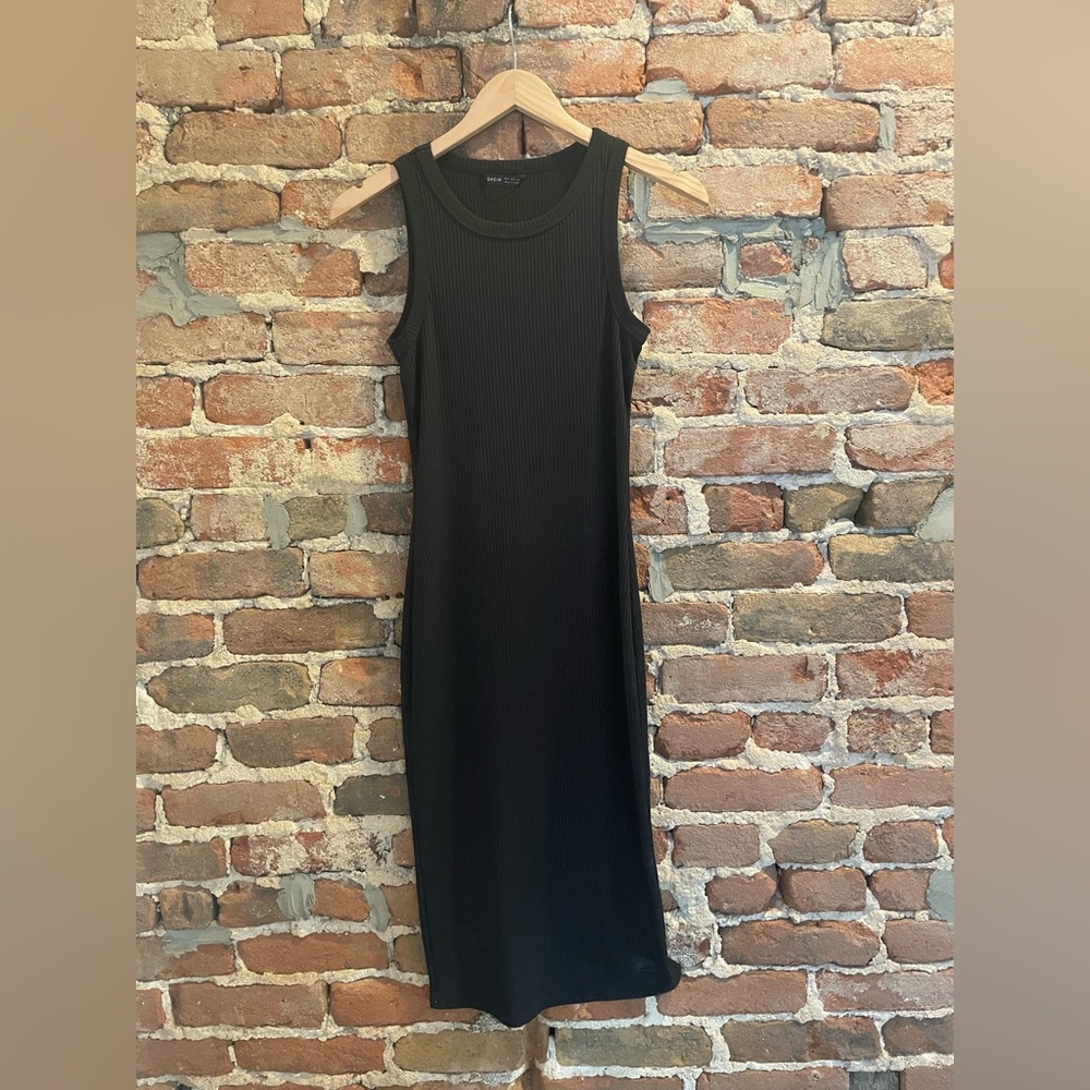 Ribbed Black Sleeveless Dress